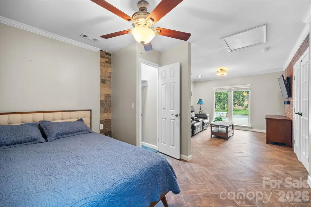 342 West Avenue Troutman NC 28166