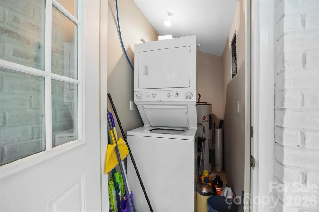342 West Avenue Troutman NC 28166