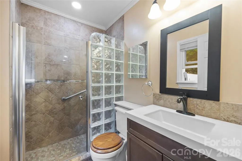 342 West Avenue Troutman NC 28166