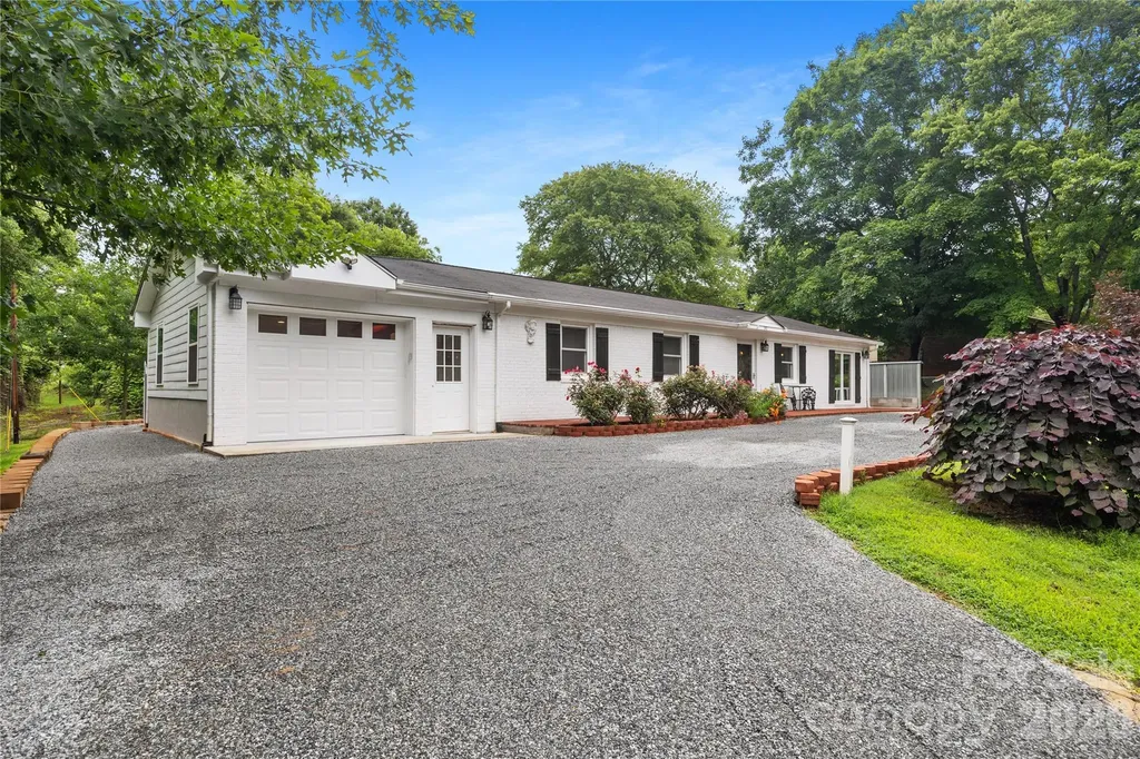 342 West Avenue Troutman NC 28166