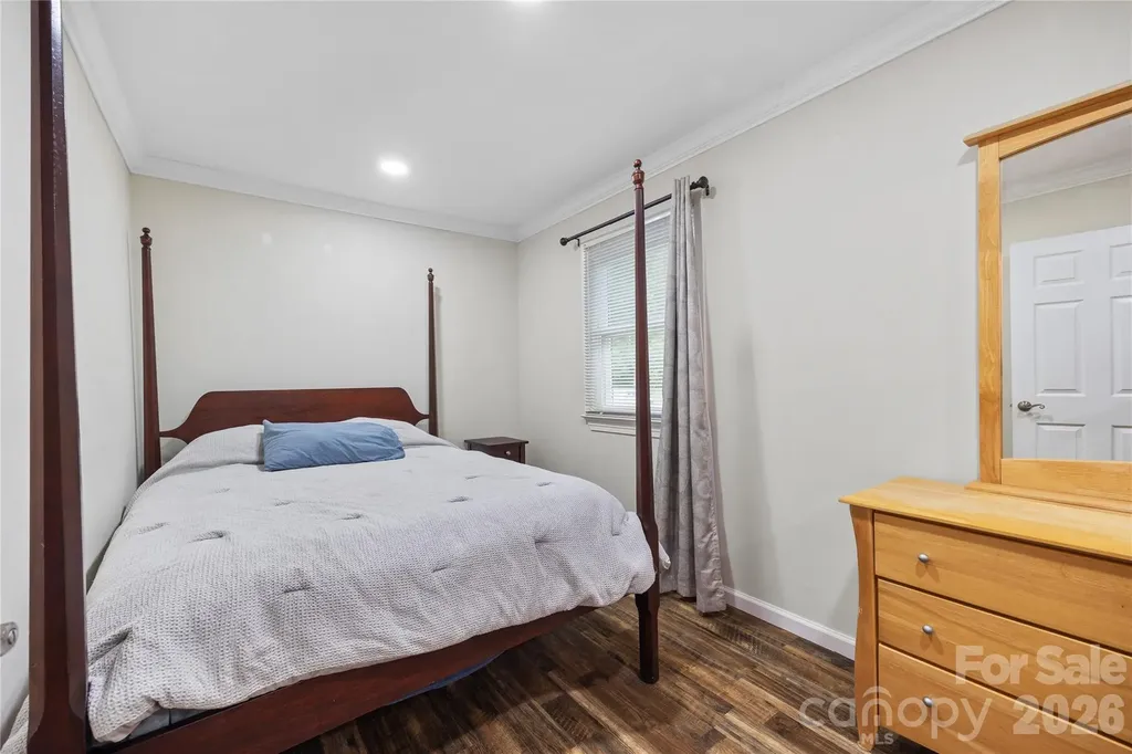 342 West Avenue Troutman NC 28166