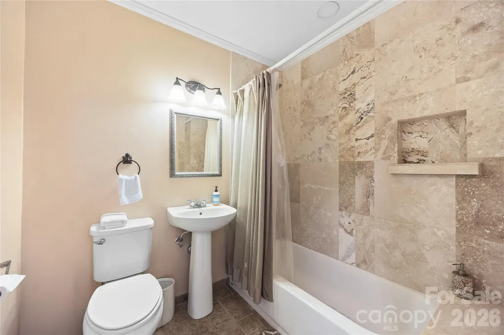 342 West Avenue Troutman NC 28166