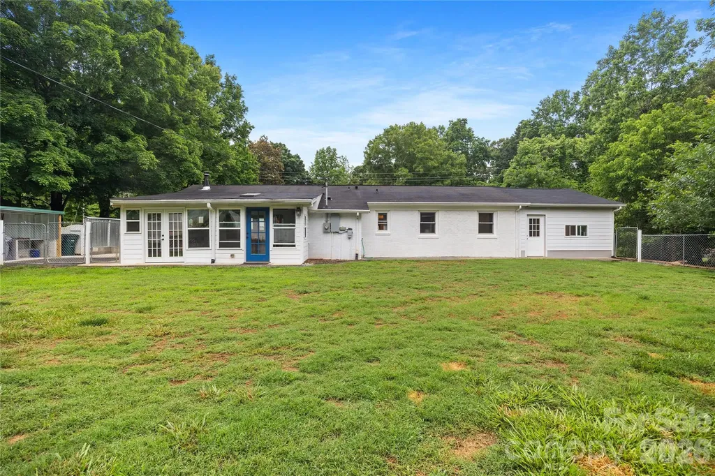 342 West Avenue Troutman NC 28166