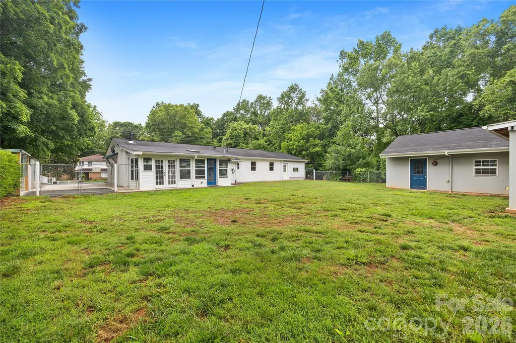 342 West Avenue Troutman NC 28166