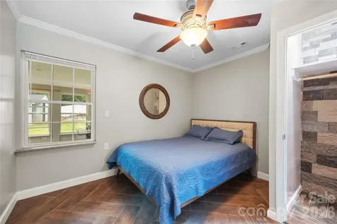 342 West Avenue Troutman NC 28166