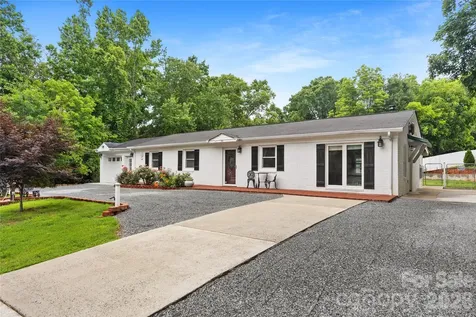 342 West Avenue Troutman NC 28166
