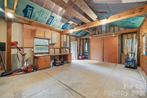 342 West Avenue Troutman NC 28166