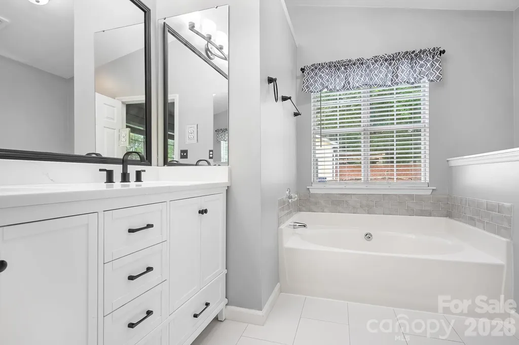 8940 Raven Park Drive Charlotte NC 28216