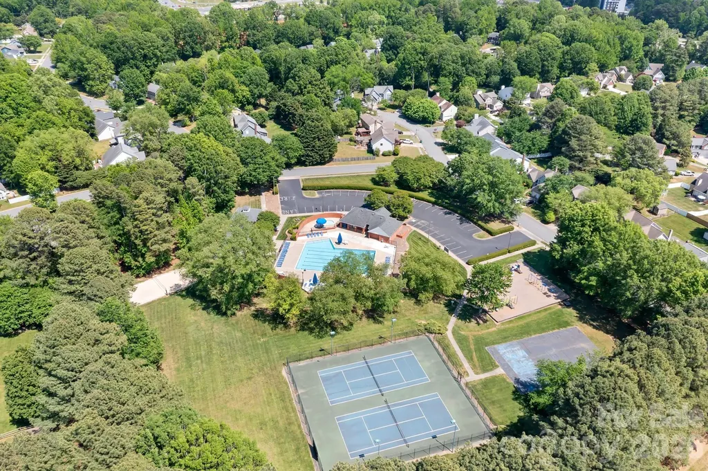 8940 Raven Park Drive Charlotte NC 28216