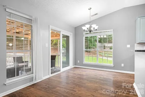 8940 Raven Park Drive Charlotte NC 28216