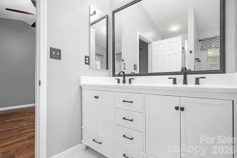 8940 Raven Park Drive Charlotte NC 28216