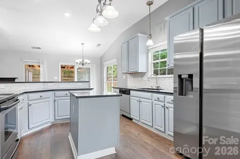 8940 Raven Park Drive Charlotte NC 28216