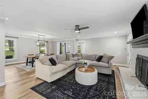 224 Sturbridge Drive Charlotte NC 28214