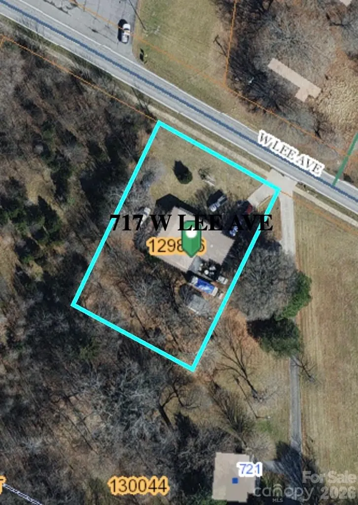 717 W Lee Avenue Yadkinville NC 27055