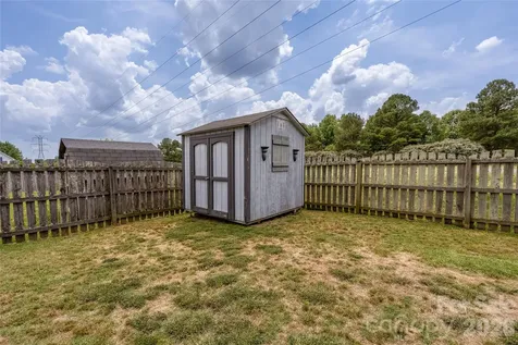 9535 Forest Path Drive Charlotte NC 28269