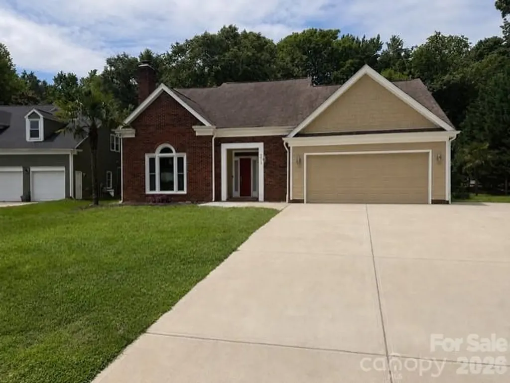 9912 Park Springs Court Charlotte NC 28210