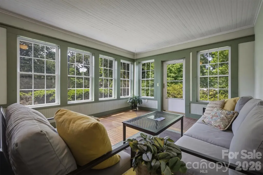 518 Lenoir Street Morganton NC 28655