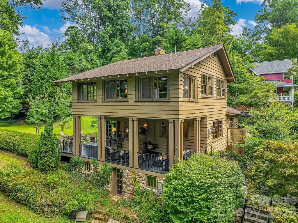 Saluda NC, 75 Charles Street