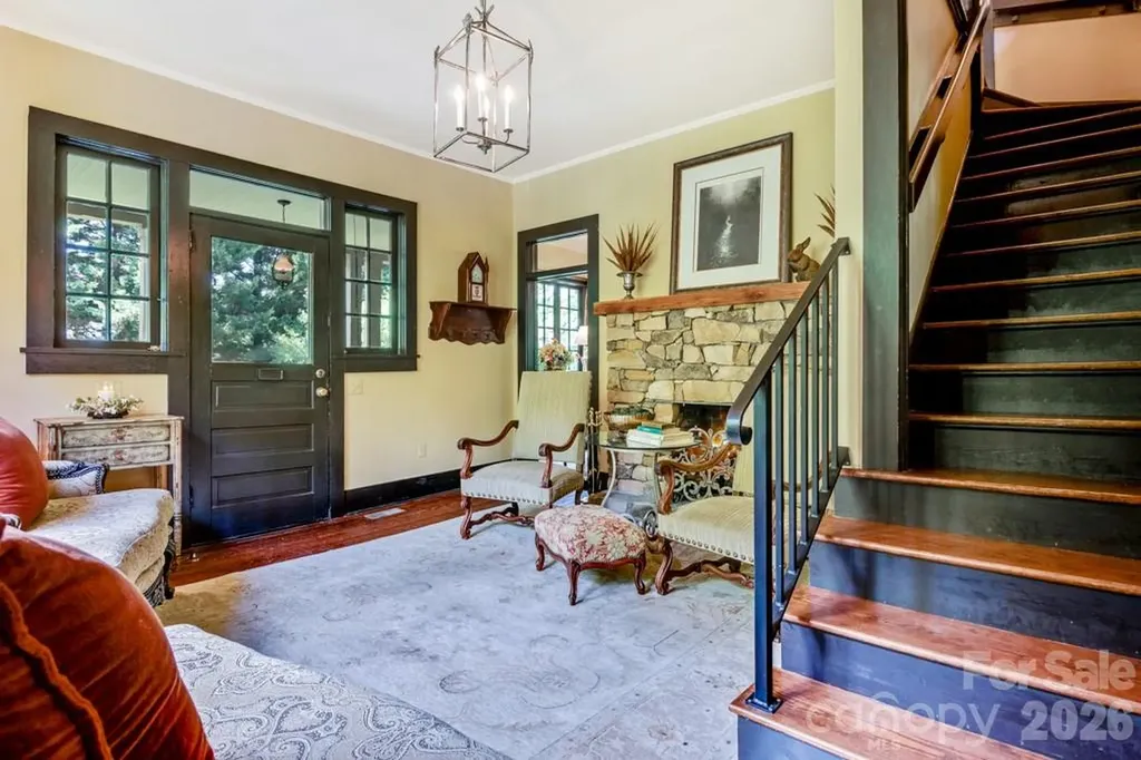 75 Charles Street Saluda NC 28773