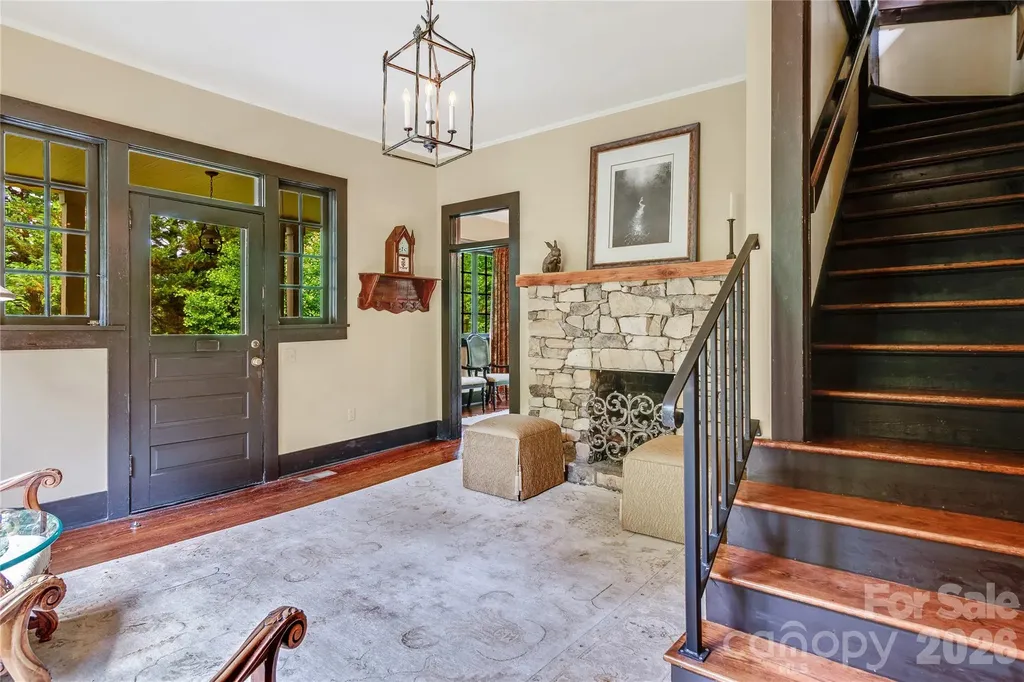 75 Charles Street Saluda NC 28773