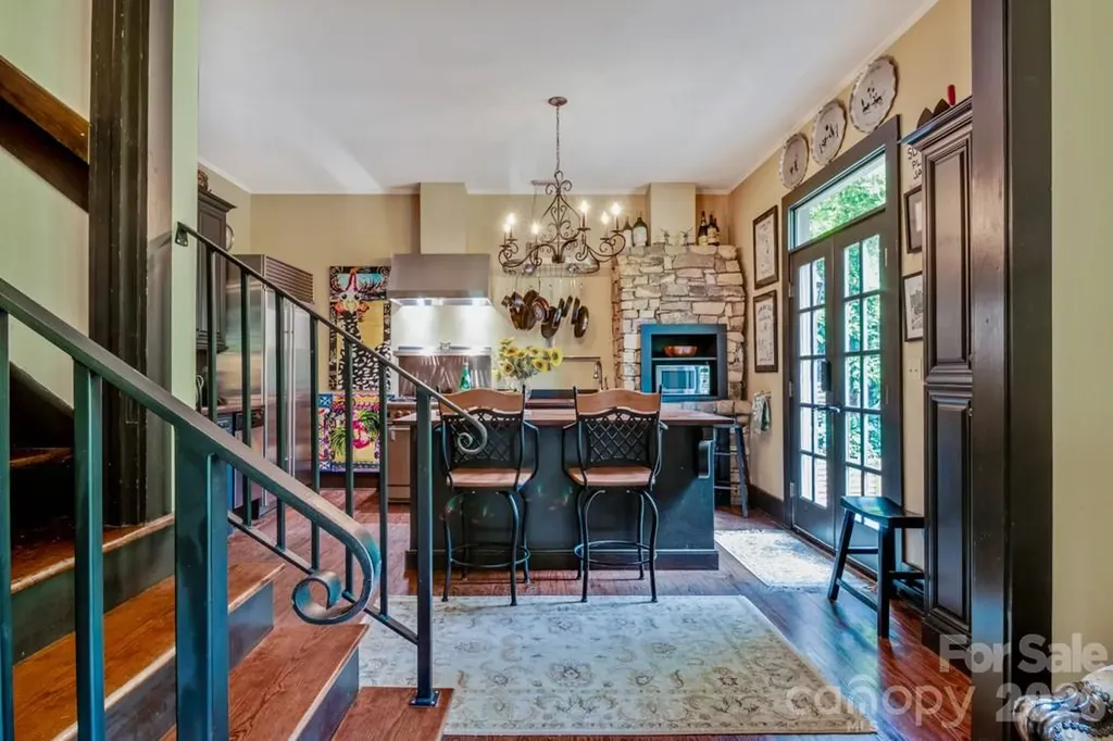 75 Charles Street Saluda NC 28773
