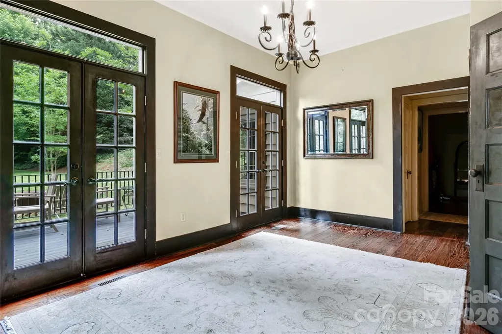 75 Charles Street Saluda NC 28773