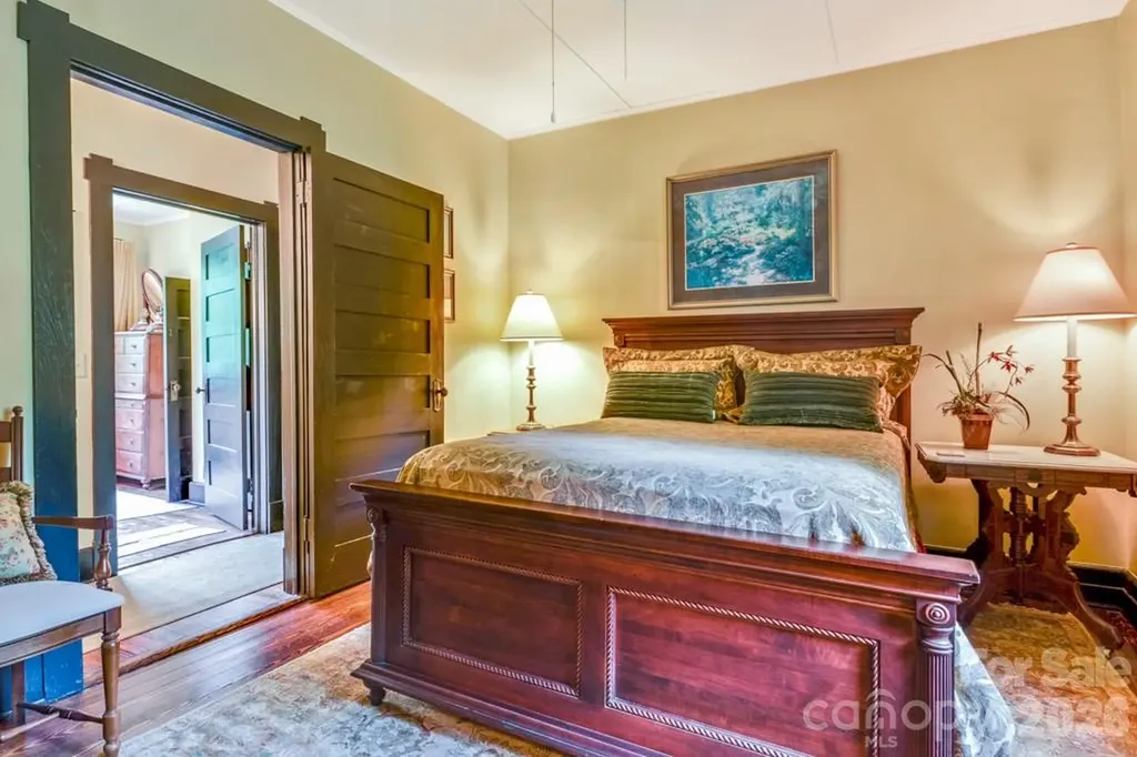 75 Charles Street Saluda NC 28773