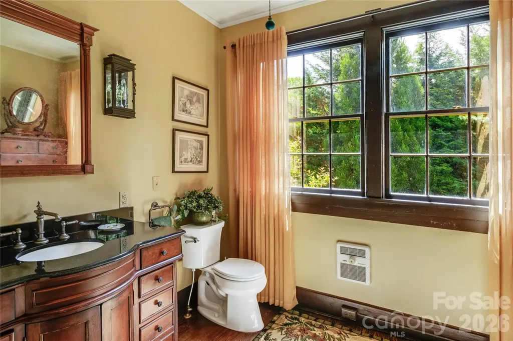 75 Charles Street Saluda NC 28773