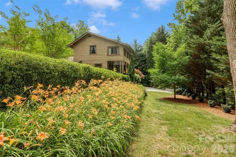 75 Charles Street Saluda NC 28773