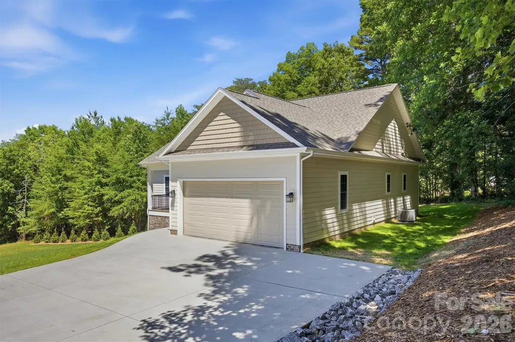 107 Meadow View Street Morganton NC 28655