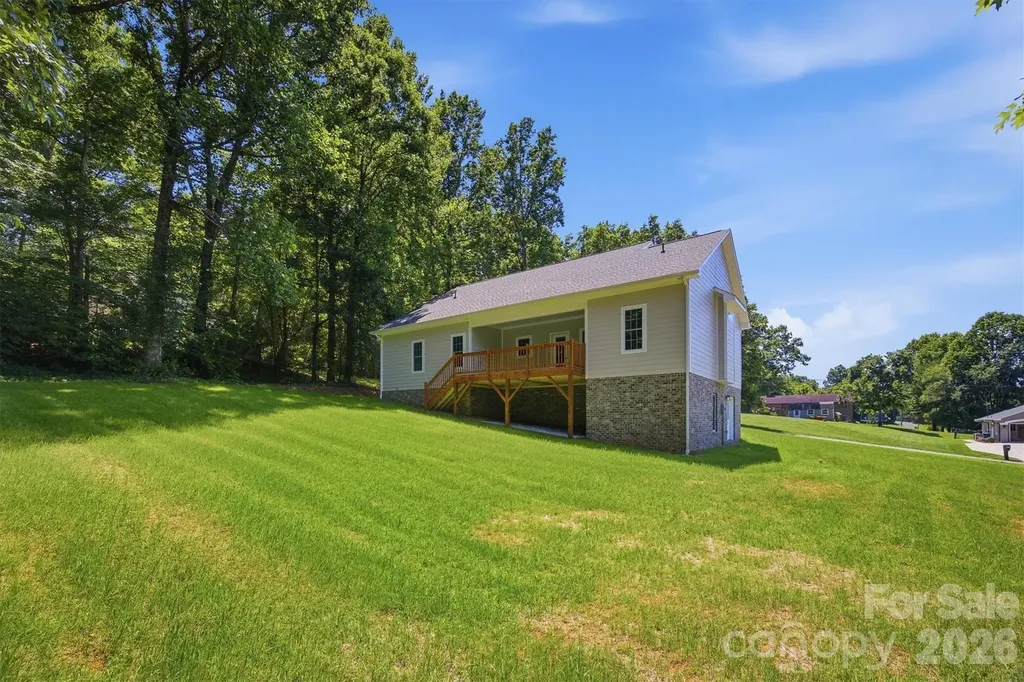 107 Meadow View Street Morganton NC 28655