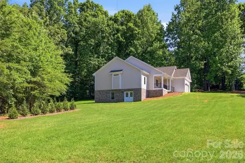 107 Meadow View Street Morganton NC 28655