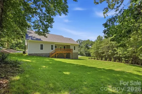 107 Meadow View Street Morganton NC 28655