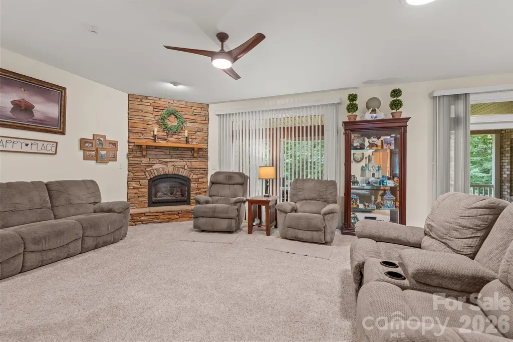 434 Yachtsman Point Lexington NC 27292