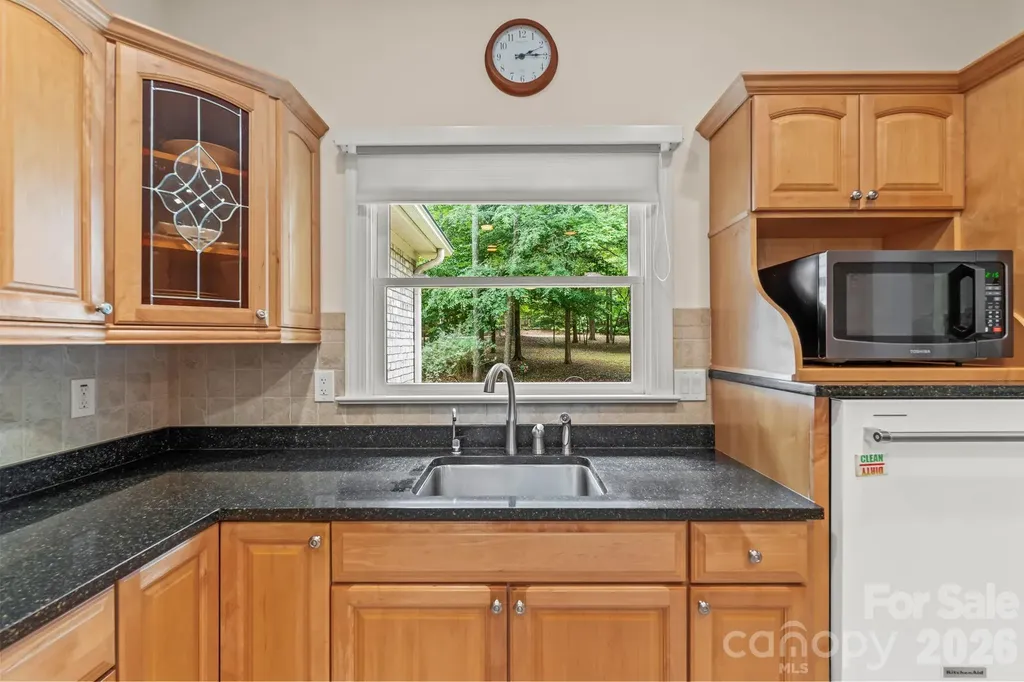 434 Yachtsman Point Lexington NC 27292