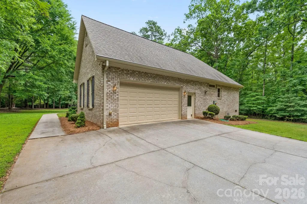 434 Yachtsman Point Lexington NC 27292