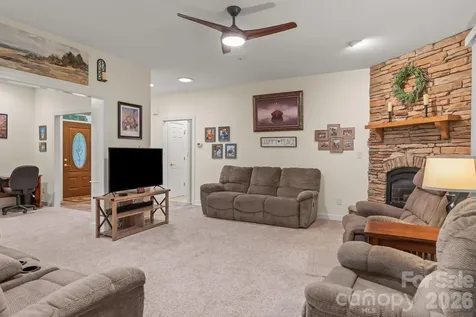 434 Yachtsman Point Lexington NC 27292