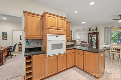 434 Yachtsman Point Lexington NC 27292