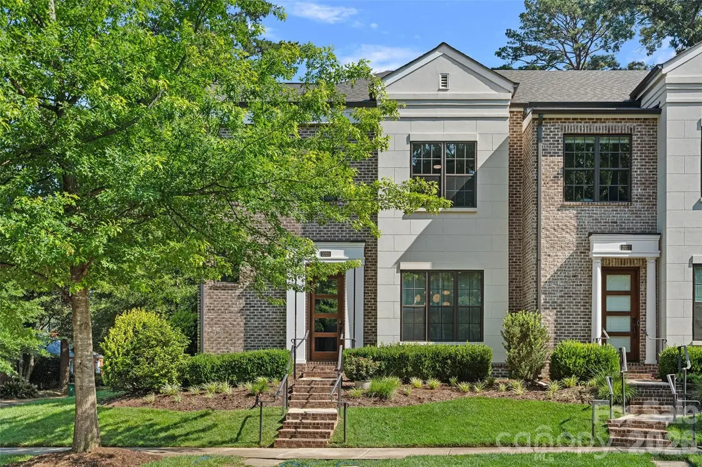 2023 Lynnwood Drive Charlotte NC 28209