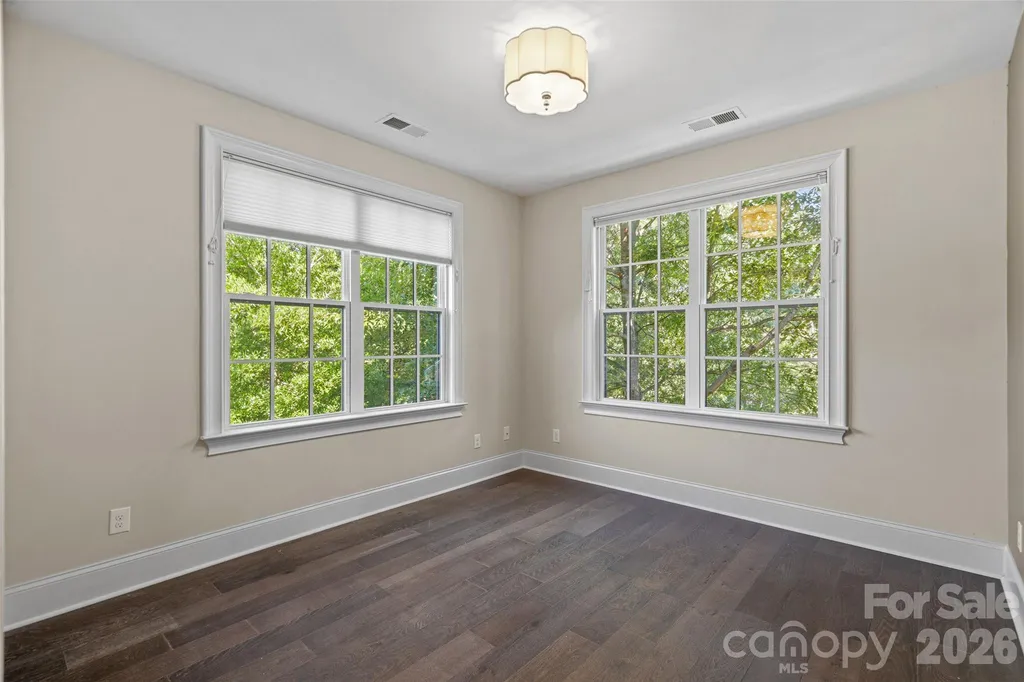 2023 Lynnwood Drive Charlotte NC 28209