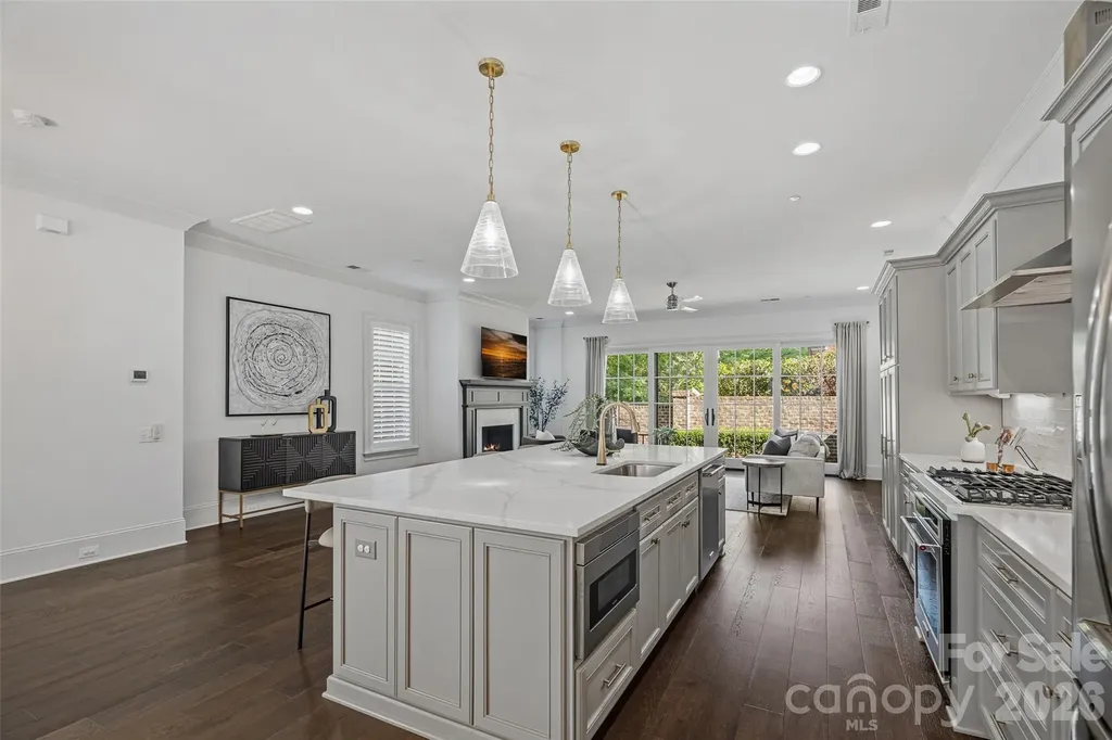 2023 Lynnwood Drive Charlotte NC 28209