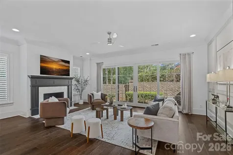 2023 Lynnwood Drive Charlotte NC 28209