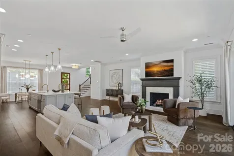 2023 Lynnwood Drive Charlotte NC 28209