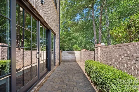 2023 Lynnwood Drive Charlotte NC 28209
