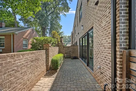 2023 Lynnwood Drive Charlotte NC 28209