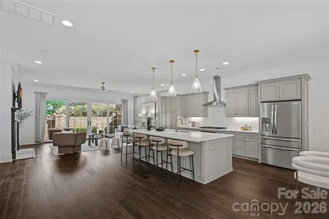 2023 Lynnwood Drive Charlotte NC 28209