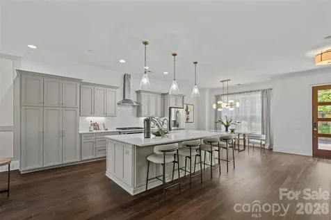 2023 Lynnwood Drive Charlotte NC 28209
