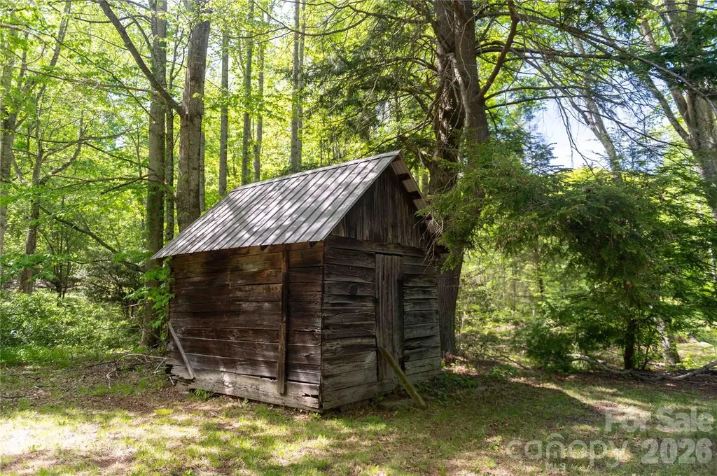 60 Virgels Mountain Road Burnsville NC 28714