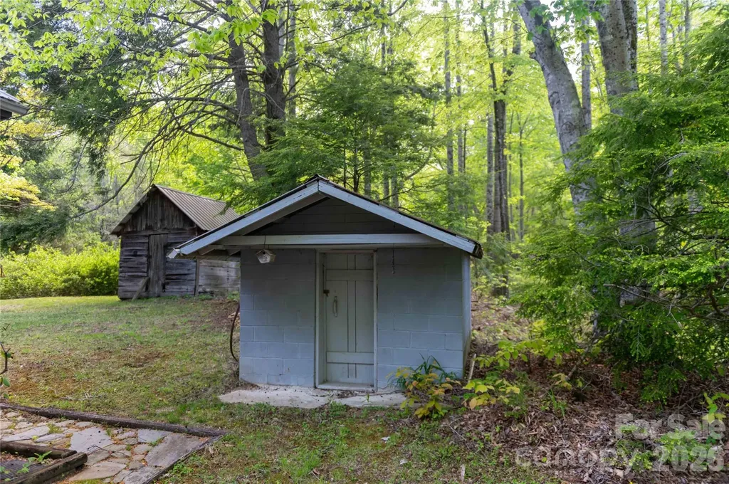 60 Virgels Mountain Road Burnsville NC 28714