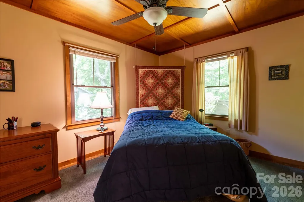 60 Virgels Mountain Road Burnsville NC 28714
